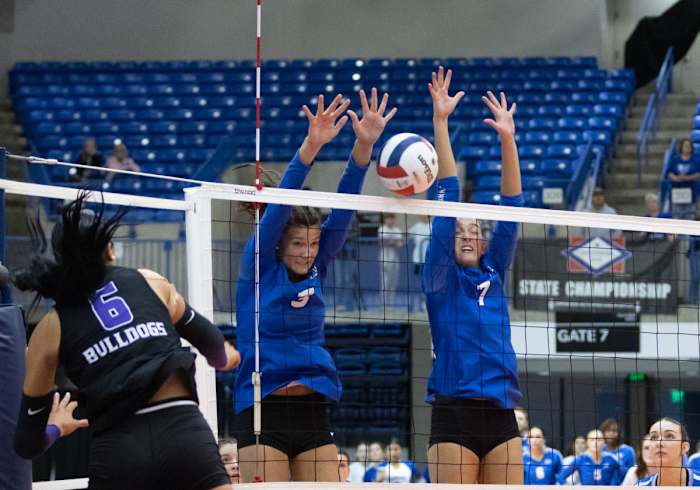 Fayetteville-Conway Volleyball Final__00101